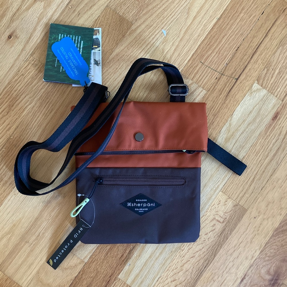 NWT Sherpani Crossbody Purse